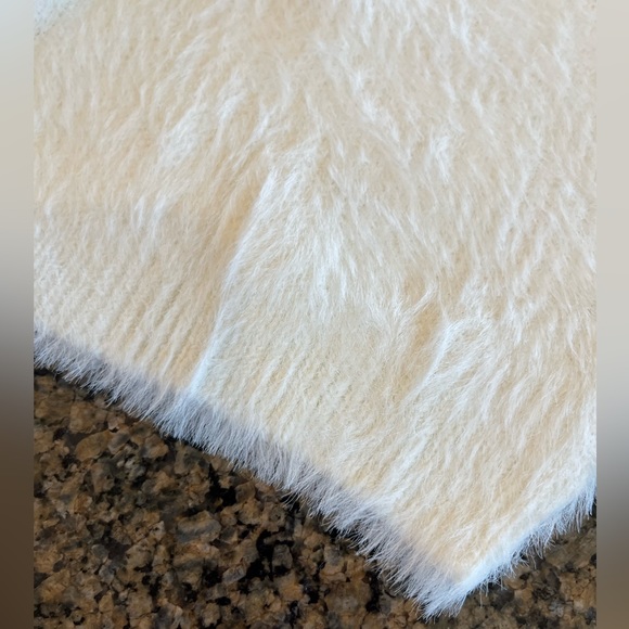 Fuzzy high waisted off white shorts. NWT - Picture 7 of 15